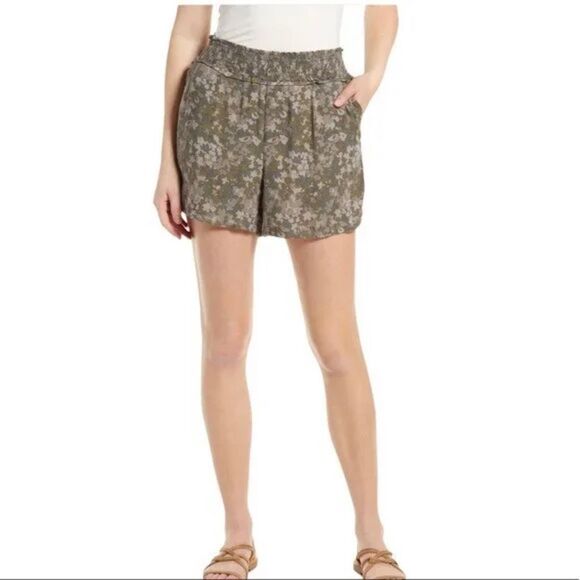 Nordstrom WIT & WISDOM smocked waist high rise pull on shorts moon rock camo gre - Picture 2 of 4